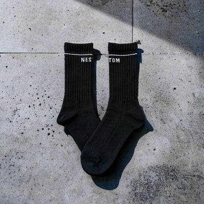 "NESTOM" LOGO SOX / BLACK